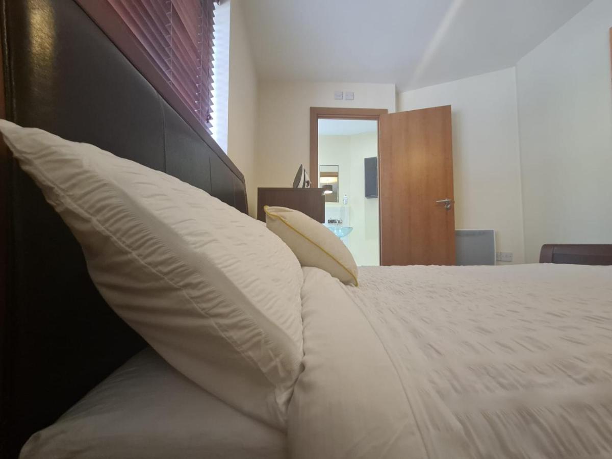 Red Naxela Canary Wharf Apartments London Exterior photo